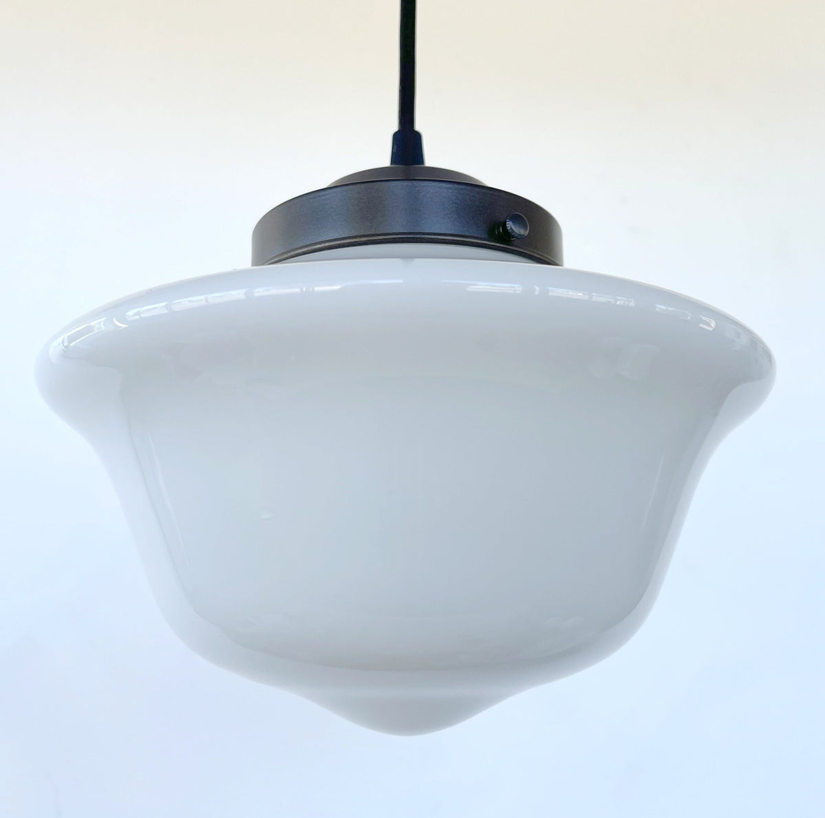  STYLISH MODERN SCHOOLHOUSE 1930s Globe Pendant Light