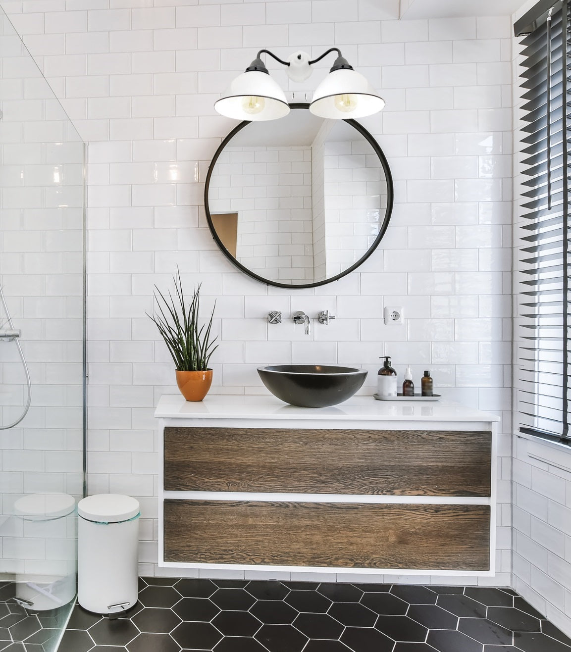  White Enamel Double Wall Light