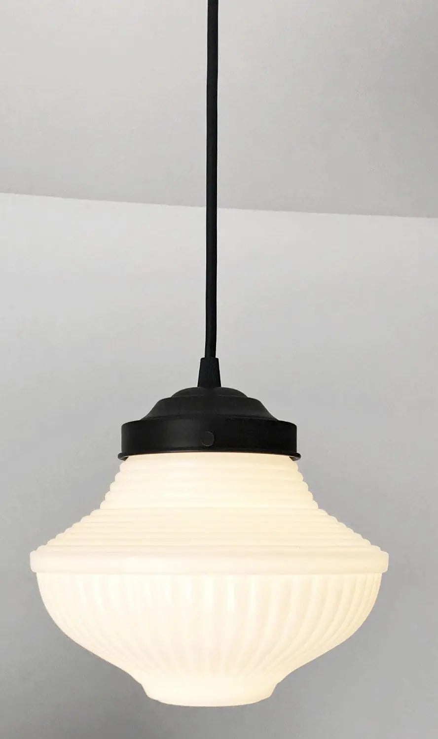  Traditional Schoolhouse Pendant Light