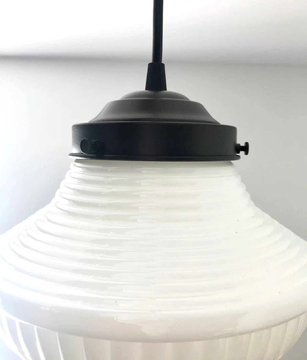  Traditional Schoolhouse Pendant Light