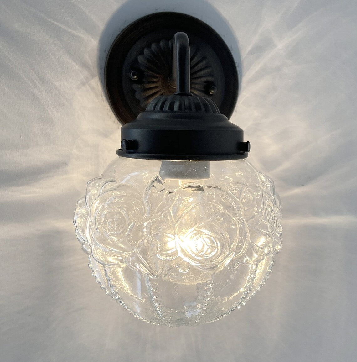  Victorian Embossed Globe Wall Light