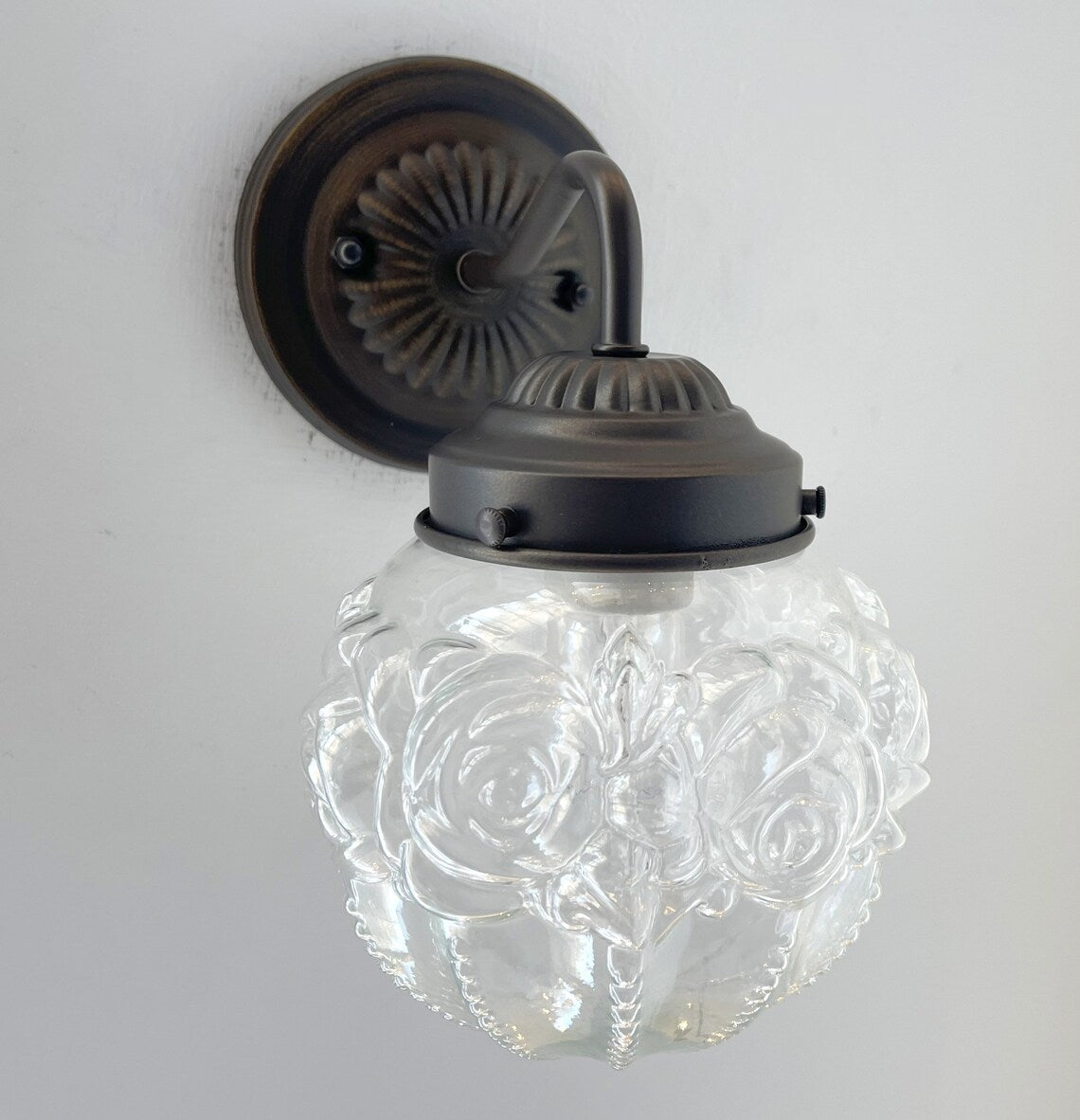  Victorian Embossed Globe Wall Light