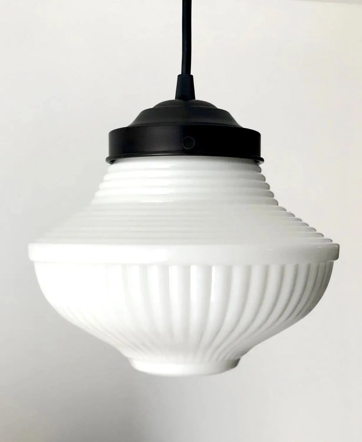  Traditional Schoolhouse Pendant Light