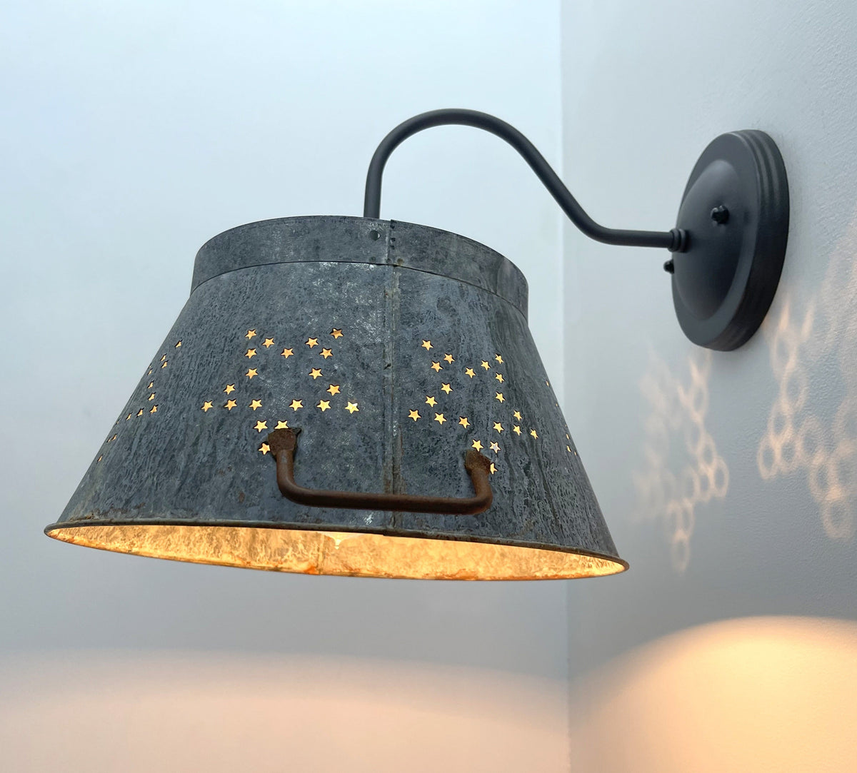  Weathered Farmhouse Star Wall Sconce