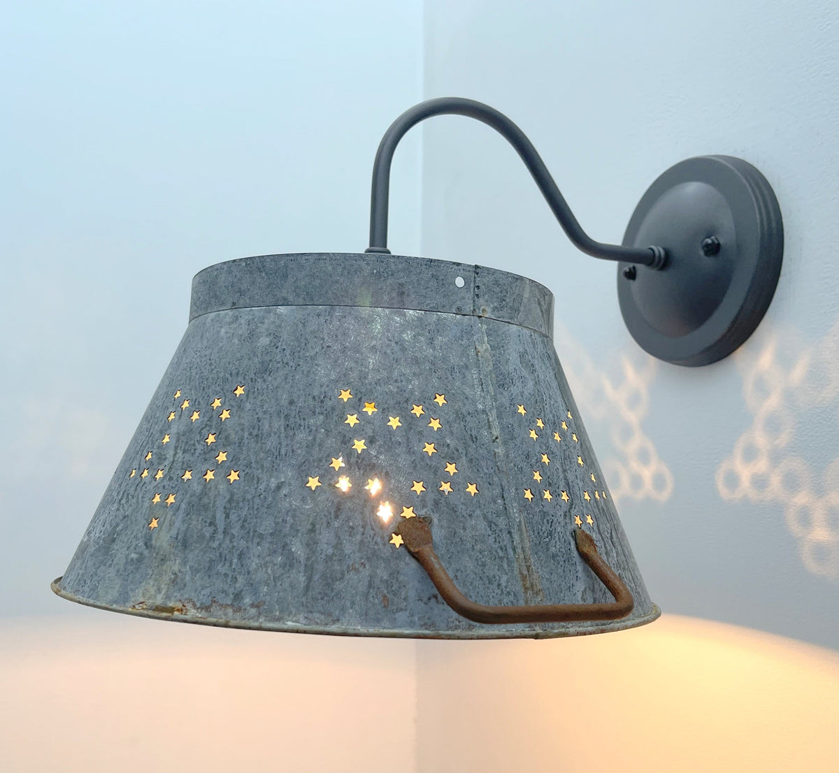  Weathered Farmhouse Star Wall Sconce