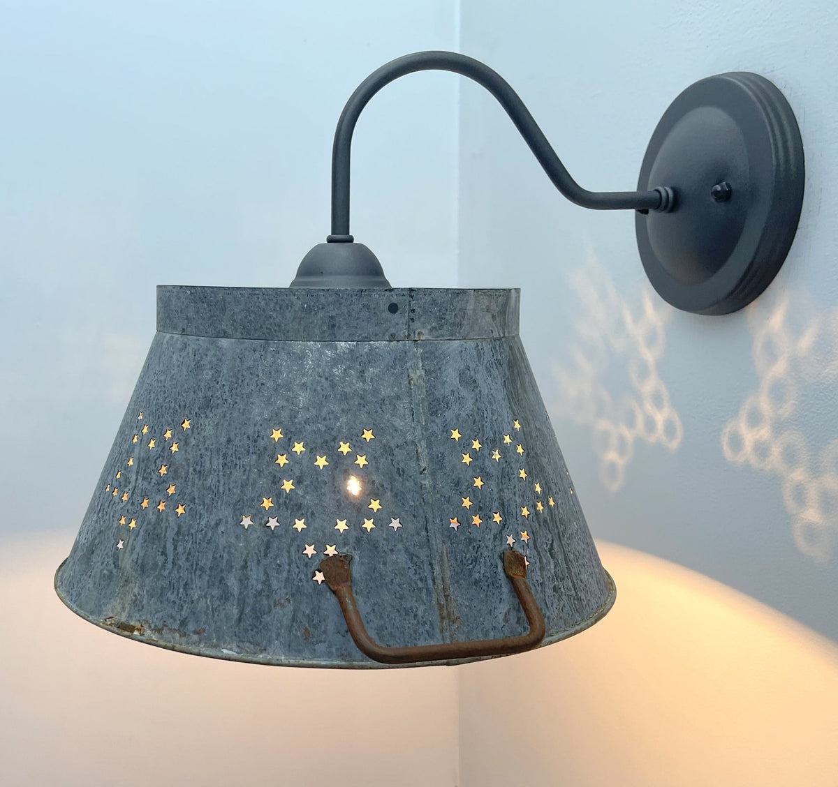  Weathered Farmhouse Star Wall Sconce
