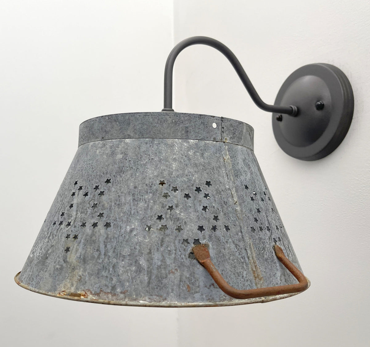  Weathered Farmhouse Star Wall Sconce